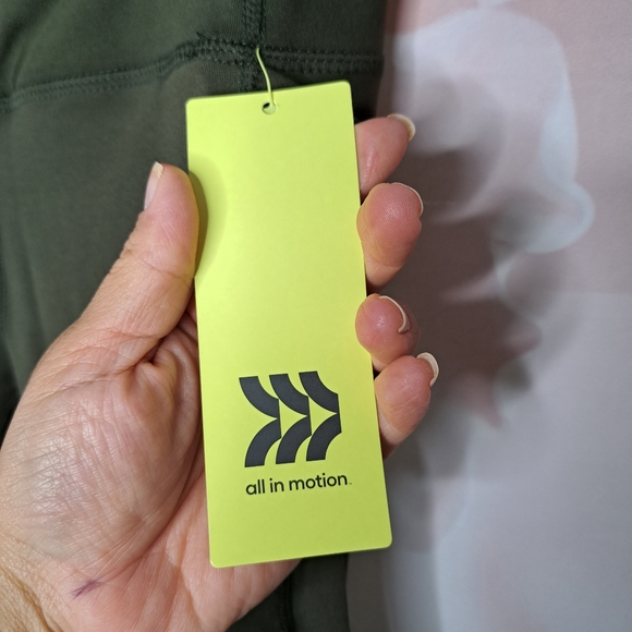 NWT All In Motion Simplicity Twist High Rise Legginga in Olive Green - Picture 6 of 10